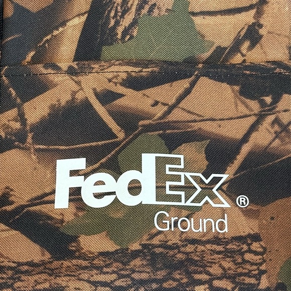 FedEx Ground Camo Brown and Black Insulated Bag - Picture 3 of 12